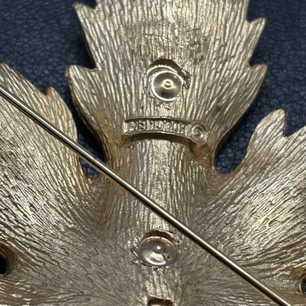 Boucher Maple Leaf Brooch Women Gold Tone Textured Vintage Signed 2080 Pin